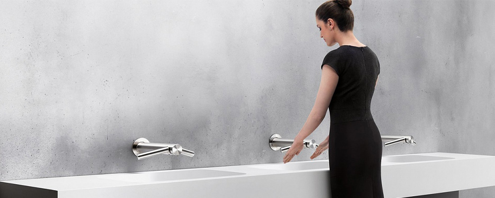 Интегрированная сушилка Dyson Airblade Wash+Dry WD06 в раковине