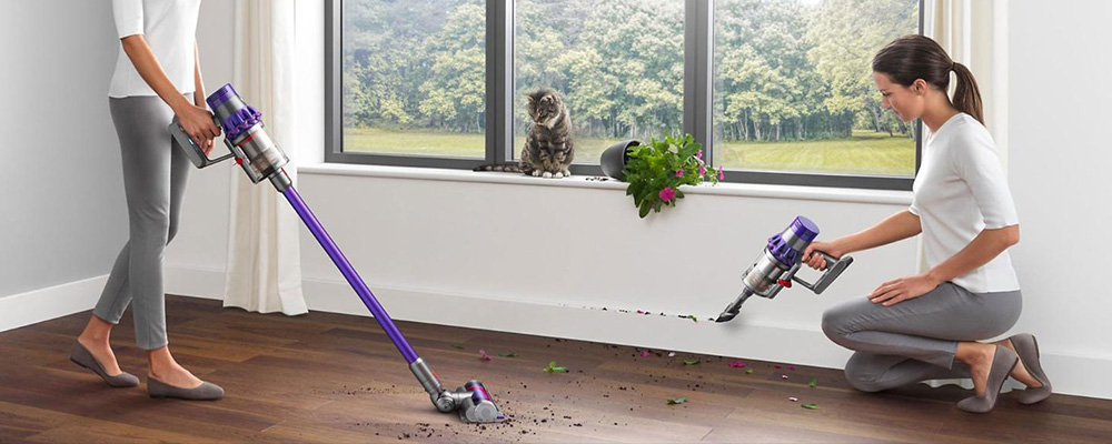 Dyson V11 Advanced — управление и комфорт