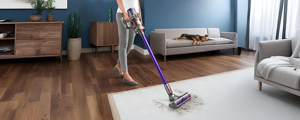 Dyson V11 Advanced — щётка против волос