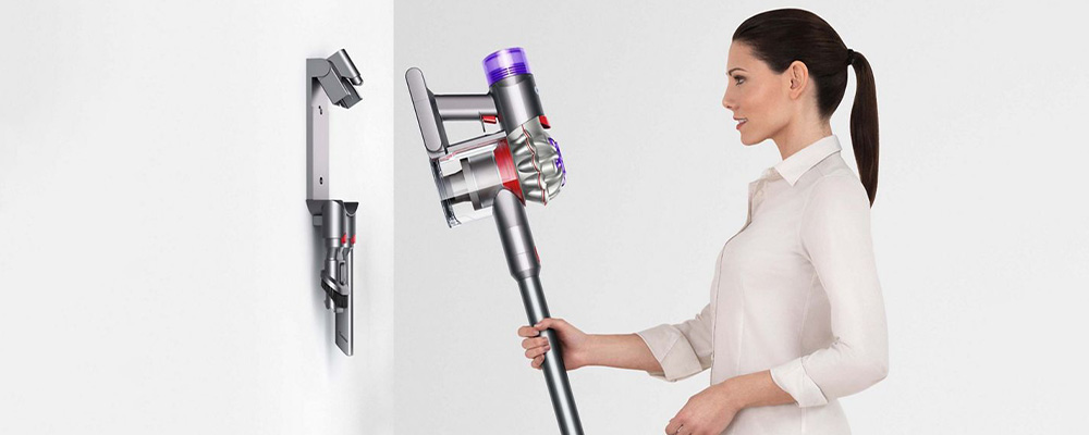 Dyson V8 Advanced — компактность и хранение
